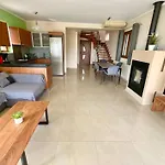 Almond Villa Kalamítsi