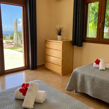 Villa Almond Kalamítsi