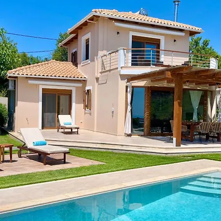 Almond Willa Kalamítsi