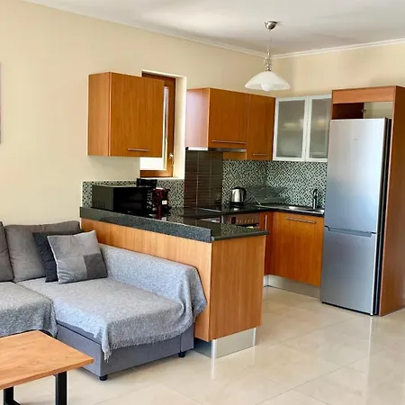 Villa Almond Kalamítsi