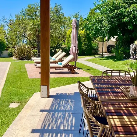 Villa Almond