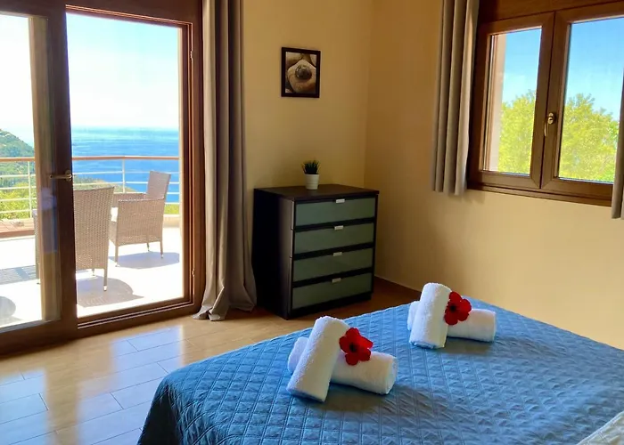 Almond Willa Kalamítsi