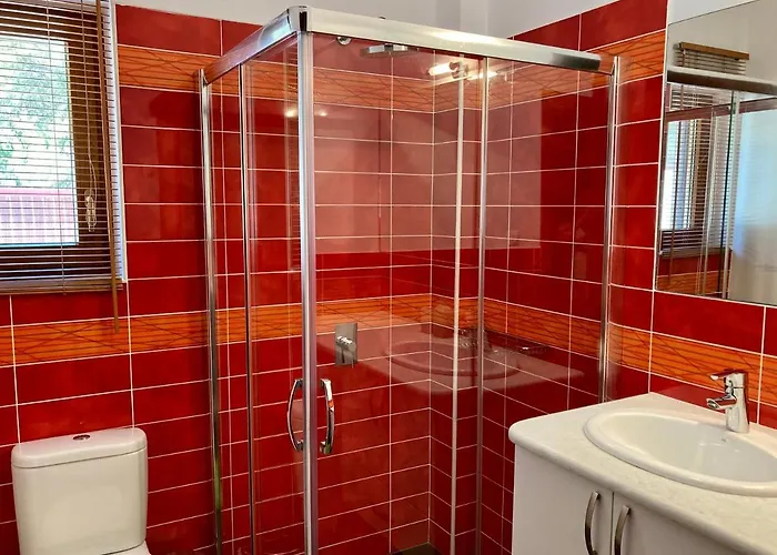 Almond Willa Kalamítsi